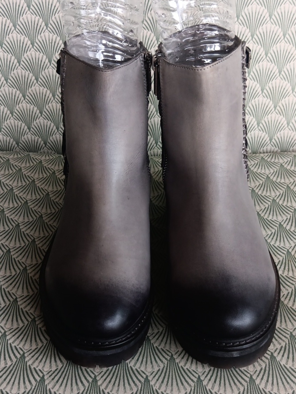 Vintage Foundry Co Black Gray Ombre Side Zip Ankle Boots. Size 8